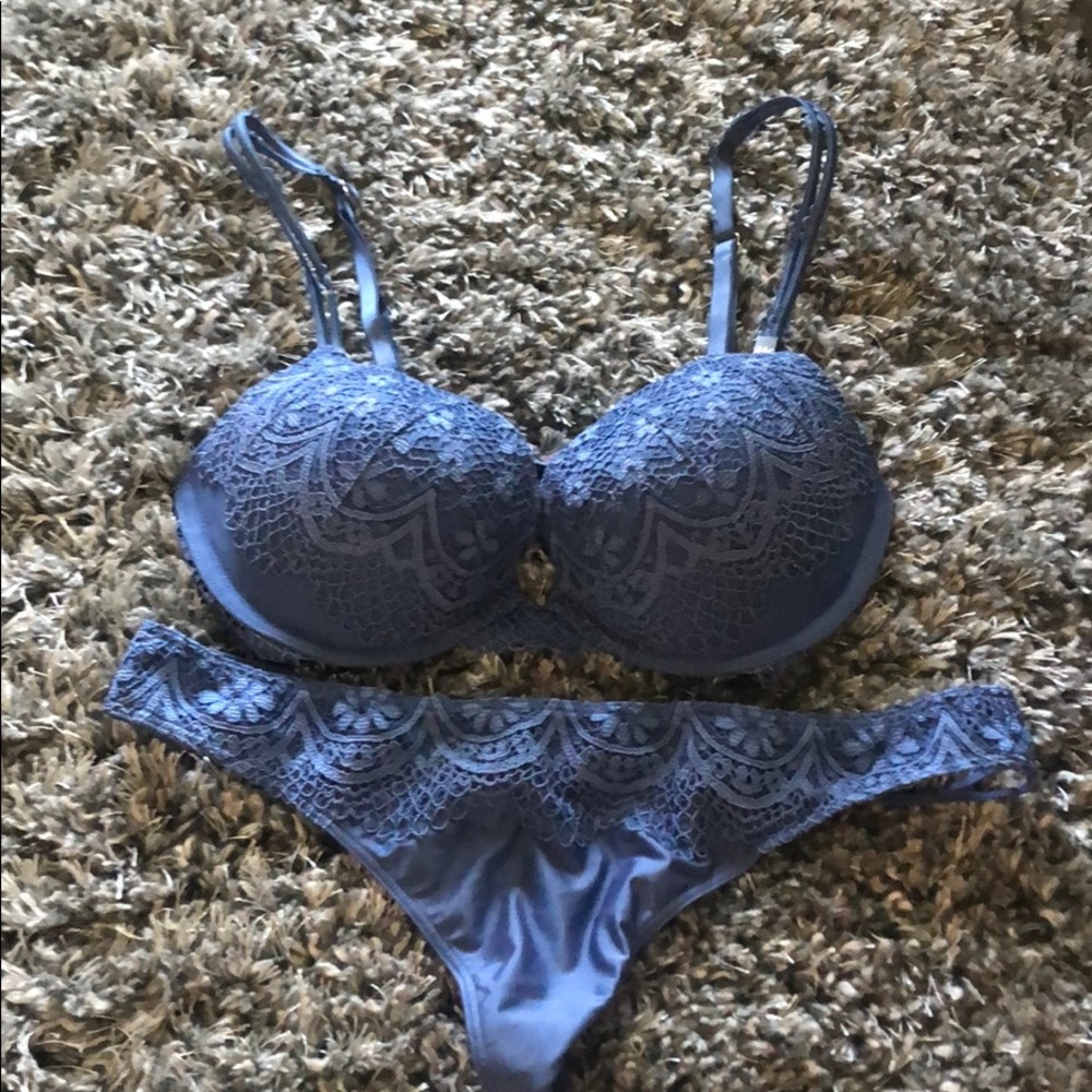 Victoria’s Secret Very Sexy push up bra set